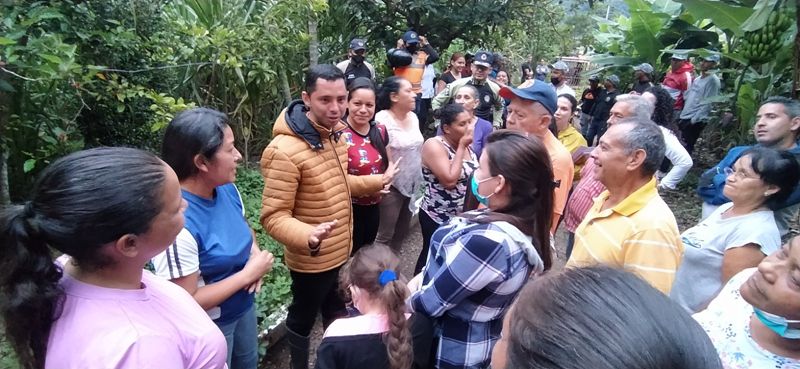 Alcalde Jesús Araque refuerza atención a merideños en riesgo por lluvias