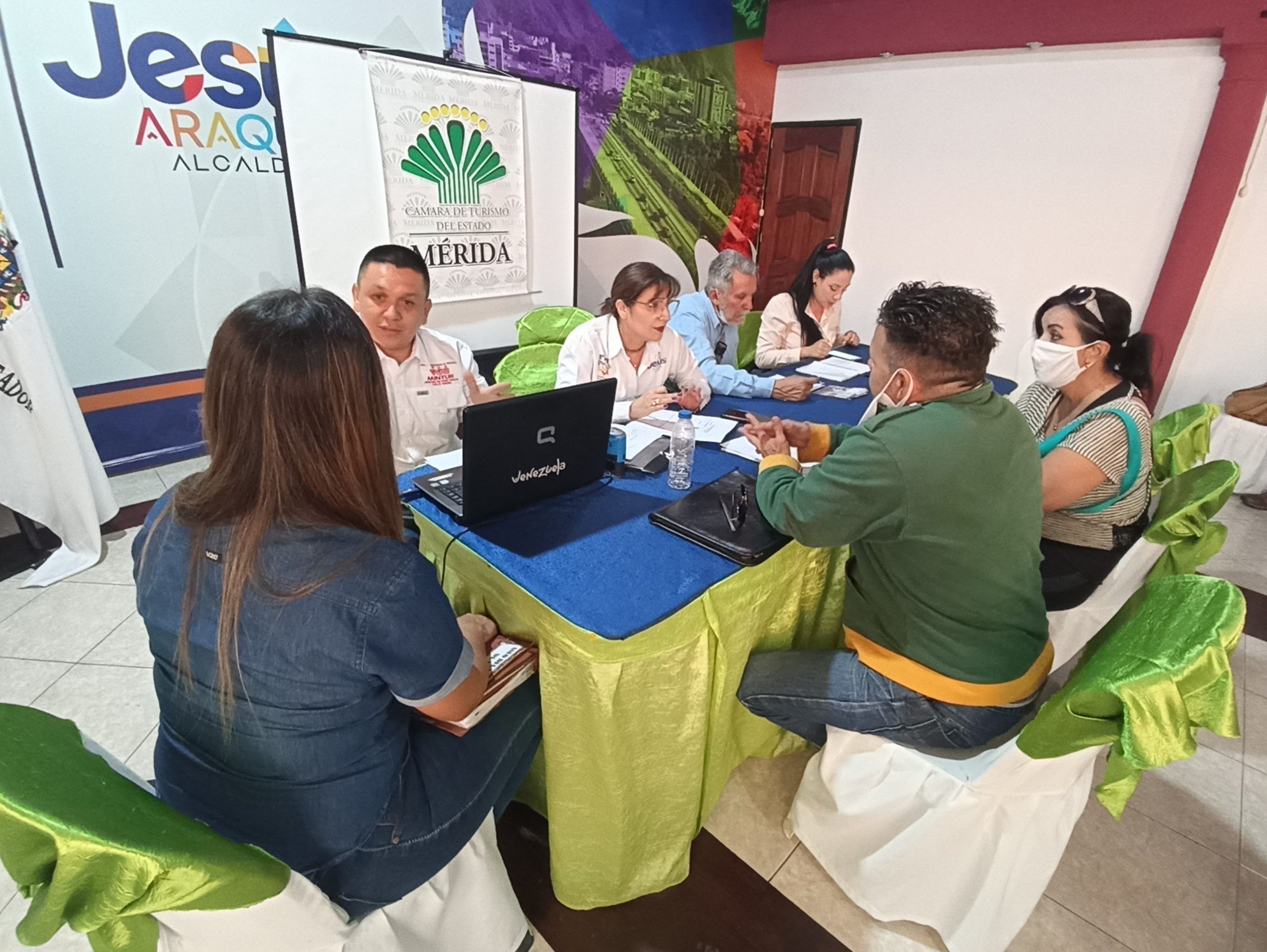 Alcalde Jesús Araque atendió en jornada especial de Taquilla Única al sector Turístico