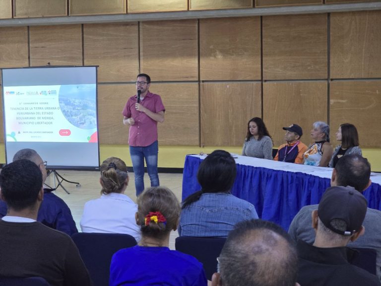 Alcalde Nelson Álvarez inauguró el 1er Congreso sobre Tenencia de la Tierra Urbana y Periurbana