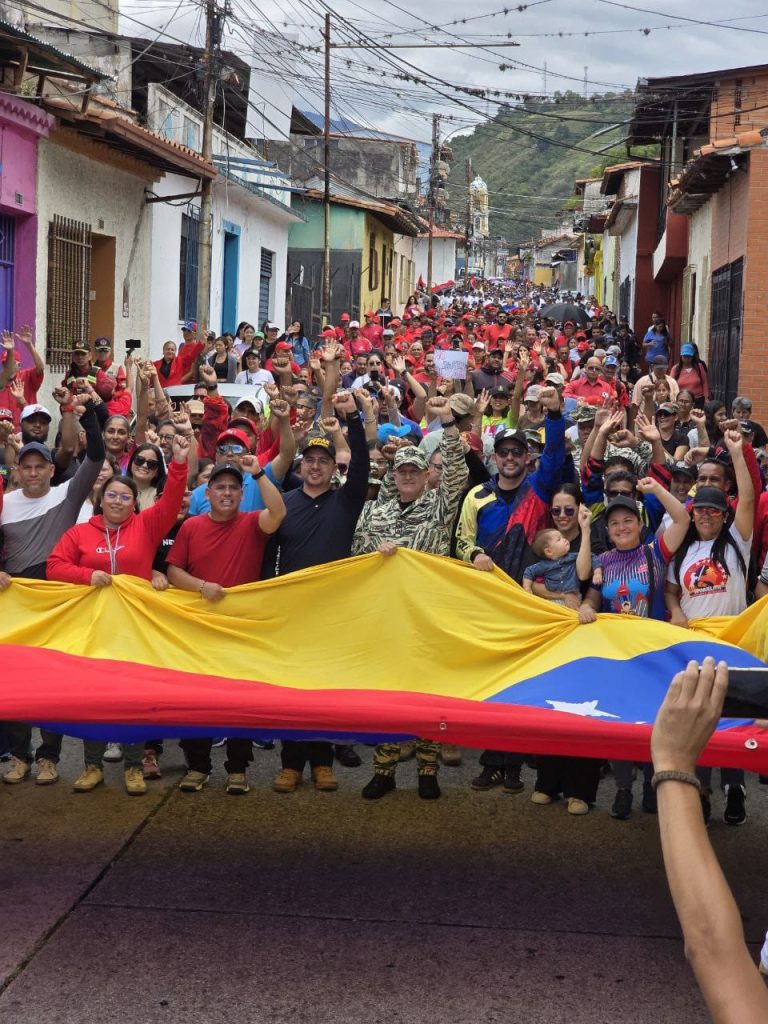 Merideños celebraron cumpleaños de Alí Primera, marchando por las principales calles de la ciudad