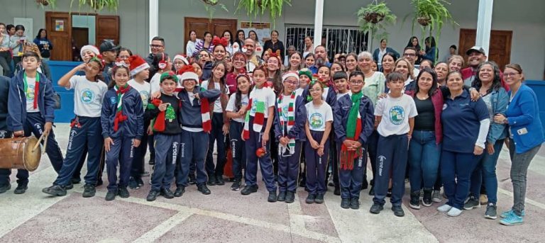 Alcaldía de Mérida recibió Parrandón Decembrino del Colegio San Juan Bosco