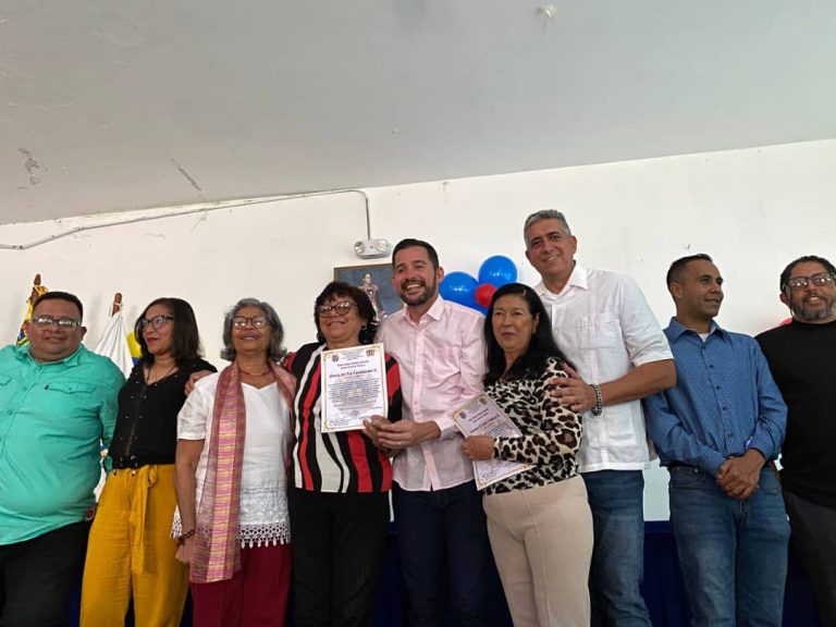 Alcaldía y Cámara Municipal rinden homenaje a los maestros del municipio Libertador