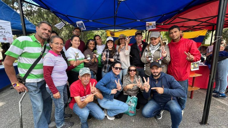 Por La Paz, la soberanía nacional e integración de los pueblos hermanos