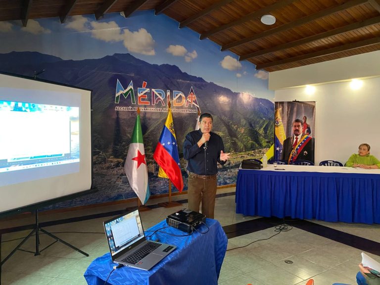 Alcaldía de Libertador impulsa taller sobre servicios desconcentrados