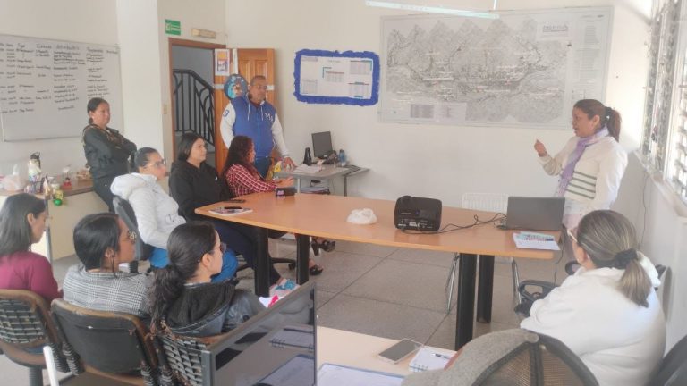 Servidores públicos de la Alcaldía de Mérida reciben formación sobre Poder Popular