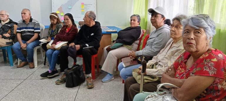  Adultos mayores protagonizan el Plan Nacional de Siembra «Chuquisaca» en Mérida