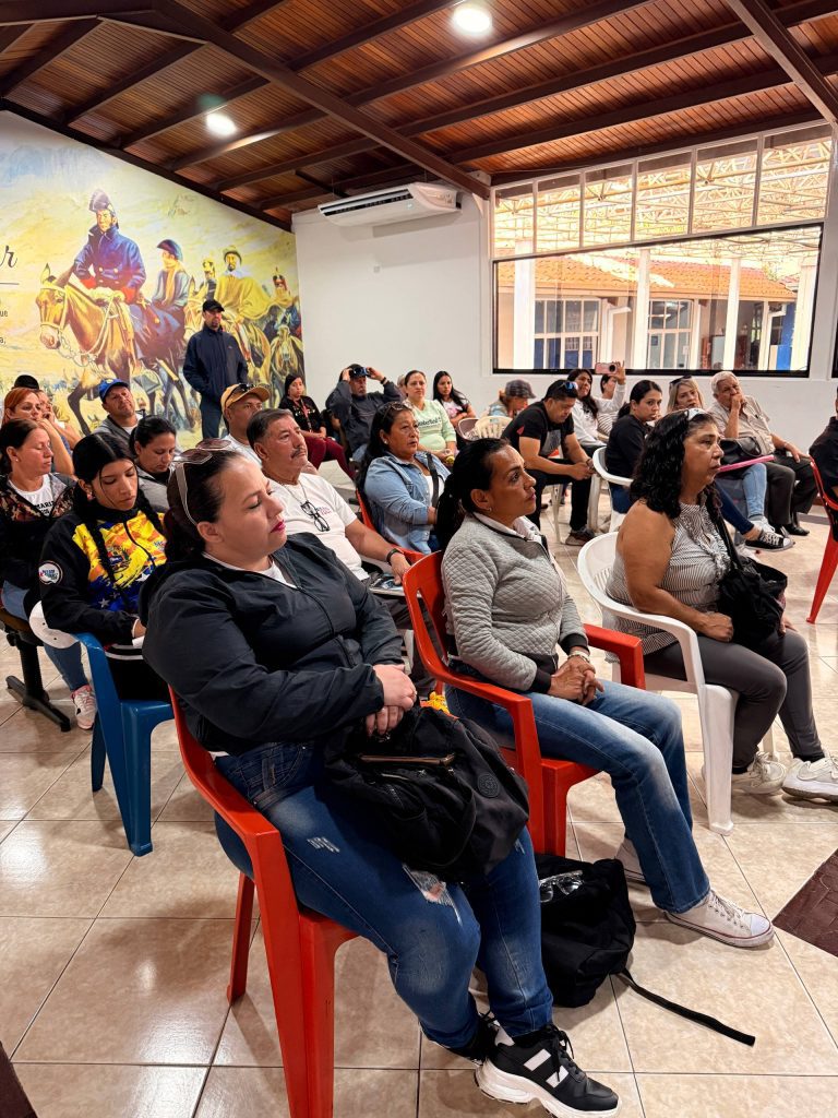 Alcaldía de Mérida capacita a personal de mercados municipales en prevención de trata de personas