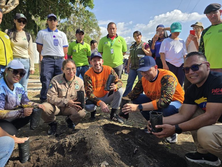 Mérida conmemora a Hugo Chávez con jornada de reforestación