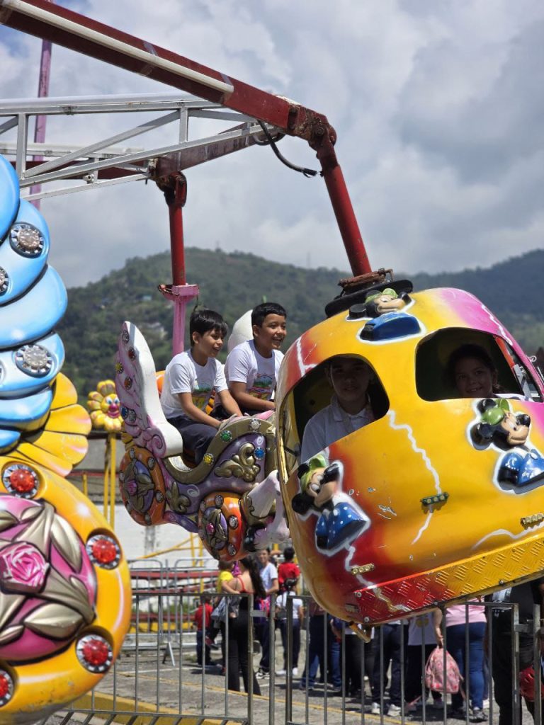 Alcalde Nelson Álvarez brindó jornada de alegría a niños de escuelas municipales y casas de abrigo