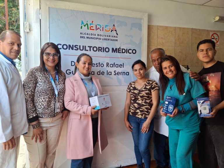Alcaldía de Mérida fortalece atención primaria con entrega de equipos médicos