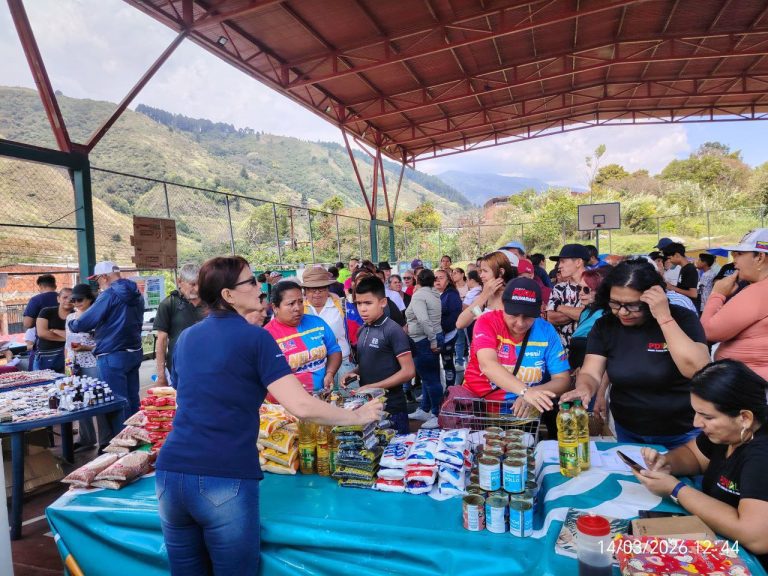 Más de 400 habitantes de la parroquia Arias recibieron atención integral