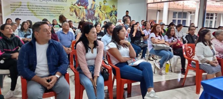 Alcaldía de Mérida impulsa taller de comunicación efectiva para servidores públicos