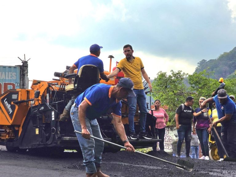 Alcaldía del municipio Libertador inició operativo de asfaltado en la parroquia Jacinto Plaza