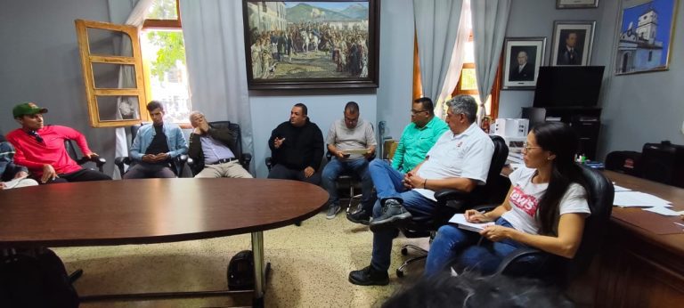 ​Gobierno municipal honra compromisos con el sector estudiantil