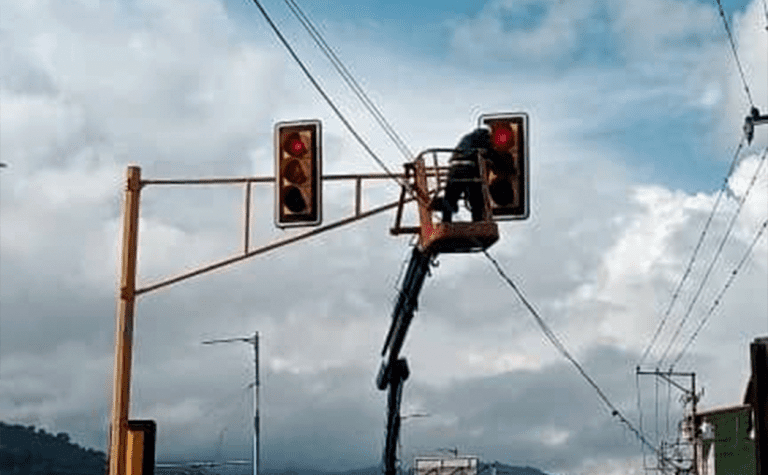 Alcaldía de Mérida recupera red de semáforos en las avenidas Urdaneta y 16 de Septiembre