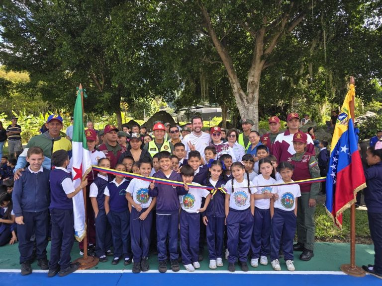 Alcaldía del municipio Libertador rehabilitó espacios deportivos en San Jacinto Plaza