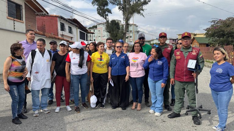 ​Jornada integral atiende a adultos mayores en Mérida