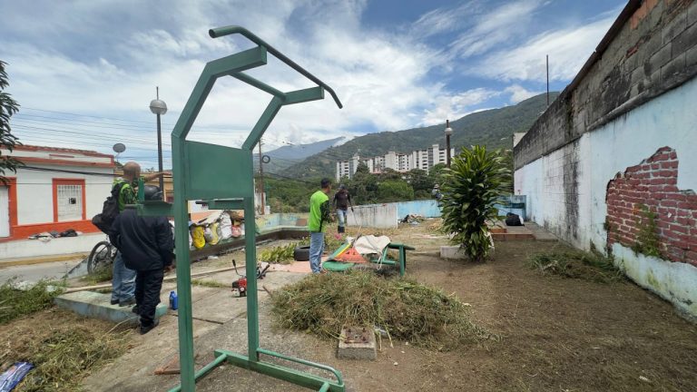 Restauran plaza Cruz Verde en el municipio Libertador
