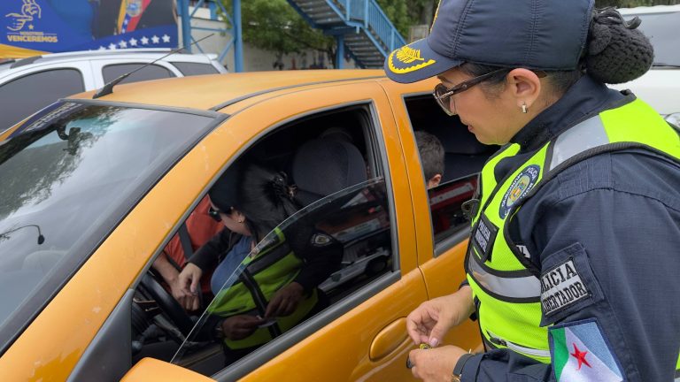 La Alcaldía del municipio Libertador promueve el uso del cinturón de seguridad