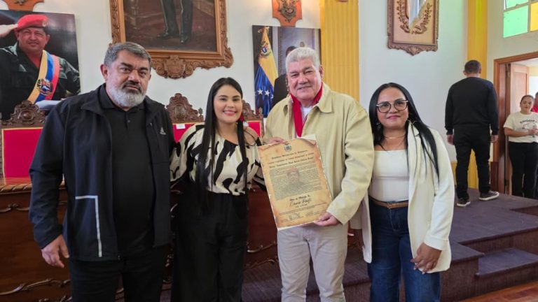 CLEBM rinde homenaje en Sesión Solemne a la fuerza laboral de Mérida