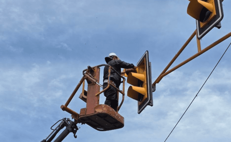 Alcaldía de Mérida y Tromerca optimizan red de semaforización en operativo conjunto