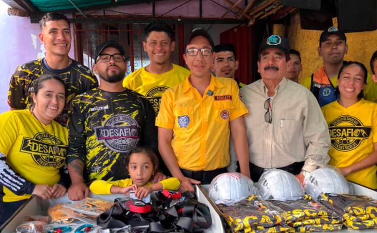 ​Alcalde Nelson Álvarez hace entrega de dotación de equipos de rescate