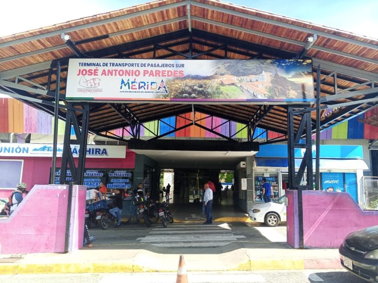 Terminal de Pasajeros de Mérida mantiene operativas al 100 % las rutas nacionales y regionales
