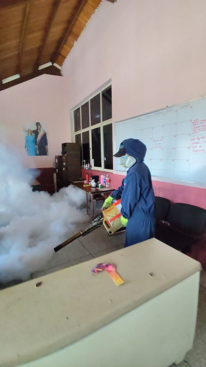 ​Alcaldía de Mérida ejecutó jornada de fumigación preventiva en su sede administrativa