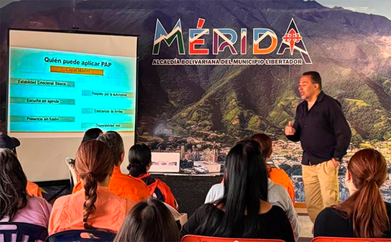 Alcaldía de Mérida capacita en primeros auxilios psicológicos a funcionarios de Protección Civil