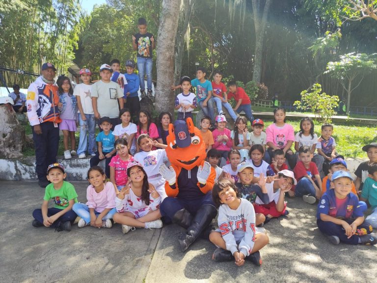 ​Más de 40 niños de la comuna Mariano Picón Salas disfrutaron del Plan Vacacional Comunitario RIE