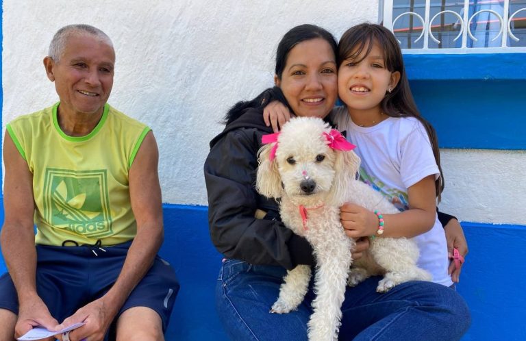 Jornada de atención veterinaria gratuita llega a los hogares de la comuna Daniel Escalona