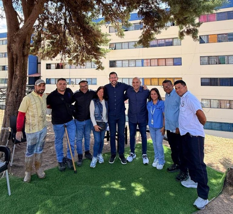 ​Alcalde Nelson Álvarez transmitió «Mérida Más Humana» desde la Residencia Domingo Salazar