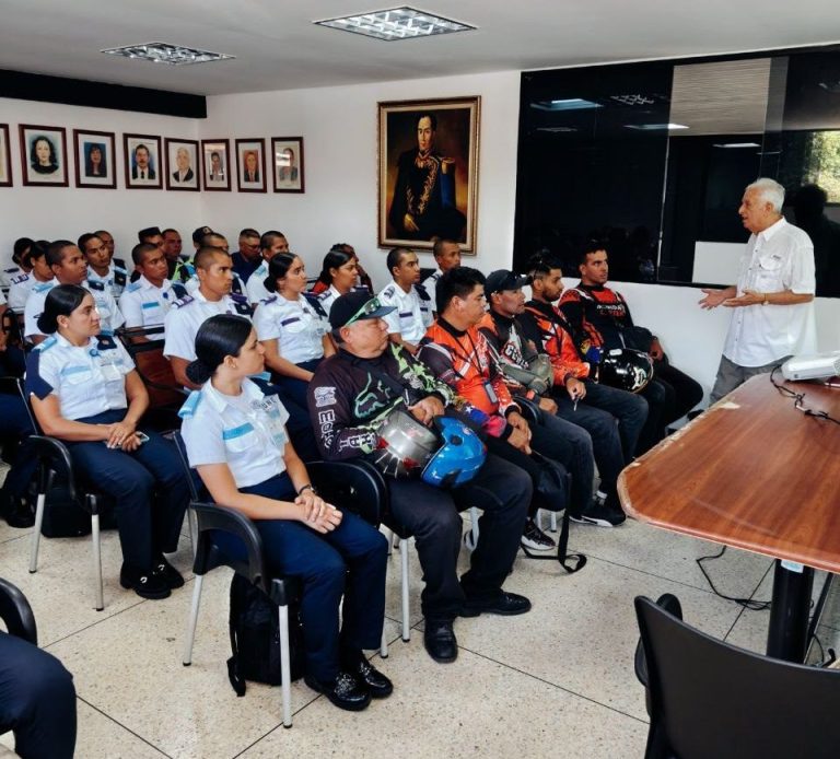 Alcaldía de Libertador impulsa jornada educativa para motorizados
