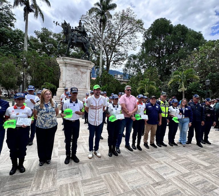 Alcaldía de Mérida inició recuperación integral de la Plaza Bolívar