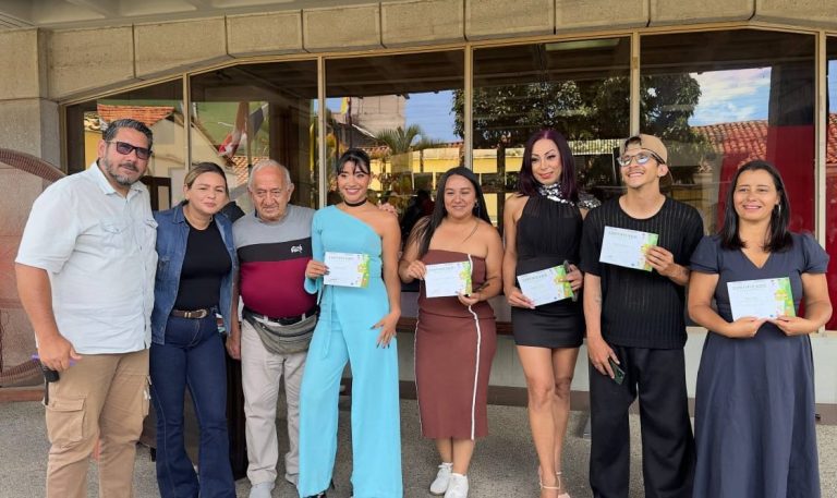 200 niños reciben certificación tras culminar talleres culturales en Mérida
