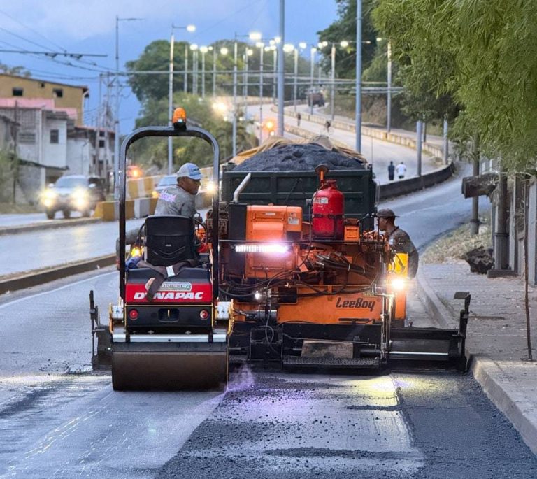 Alcaldía de Mérida desplegó 215 toneladas de asfalto