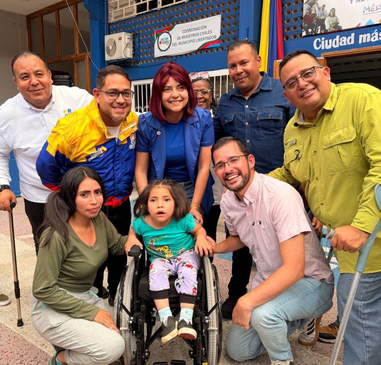 Alcaldía de Libertador firma convenio para fortalecer la atención a personas con discapacidad