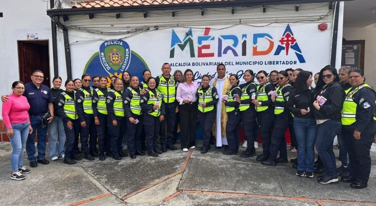 Policía de Libertador inició actividades del «Mes Rosa»