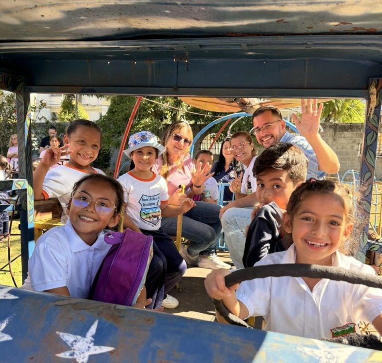 Niños de Libertador diseñarán la bandera del municipio en homenaje a Mérida