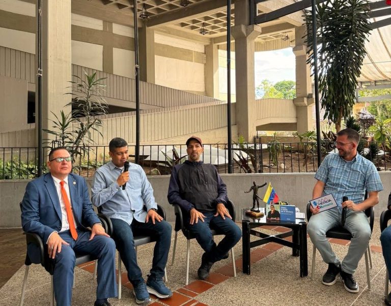 Alcalde Nelson Álvarez conmemora el Día de la Merideñidad e impulsa el deporte y el turismo local