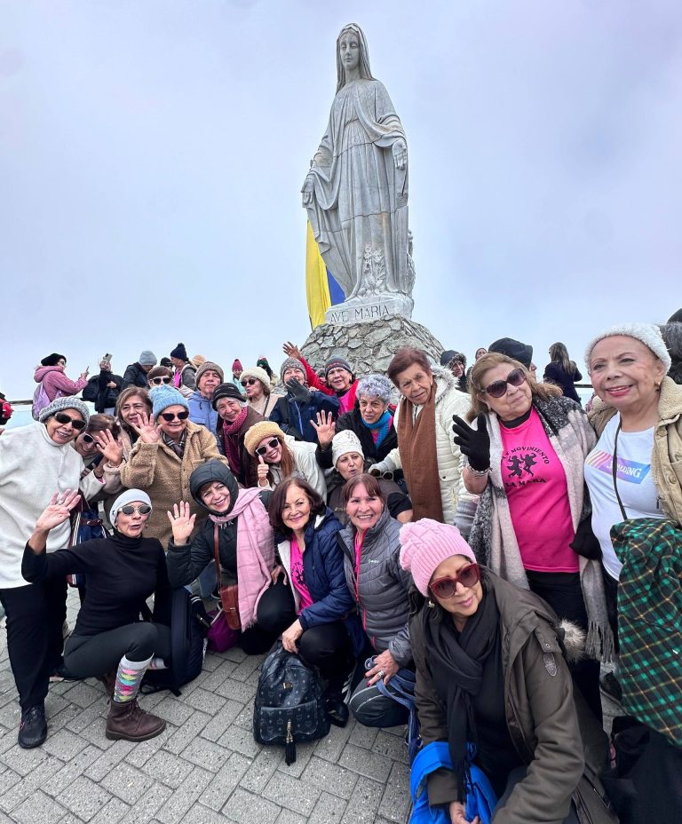 Más de 200 adultos mayores disfrutaron de una visita al Pico Espejo